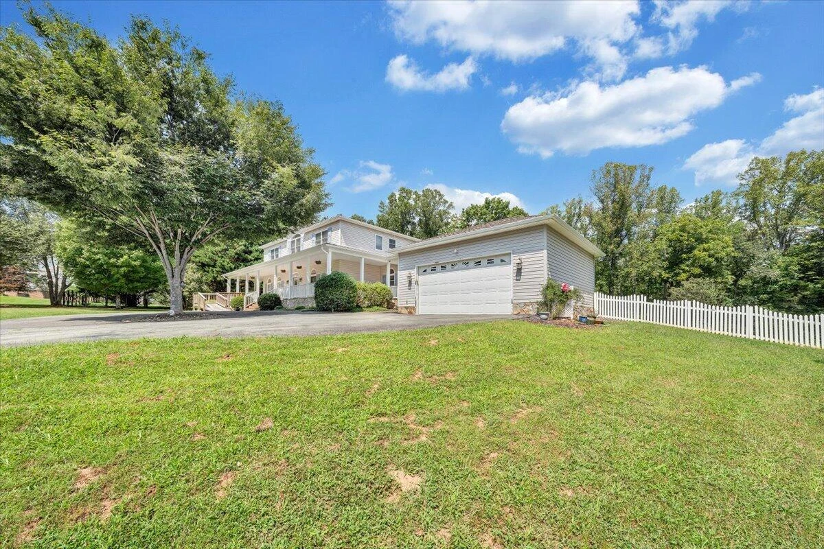 207 Shedd LN - Photo 2