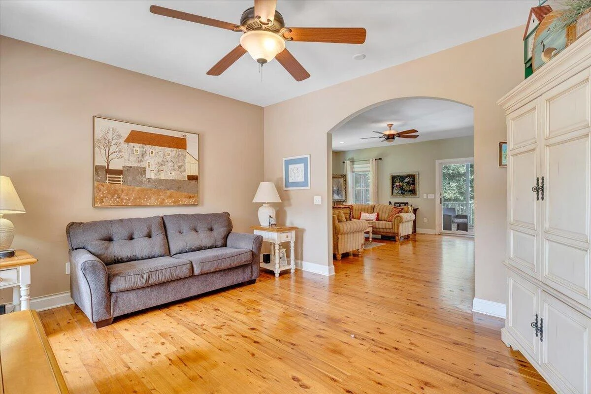 207 Shedd LN - Photo 10