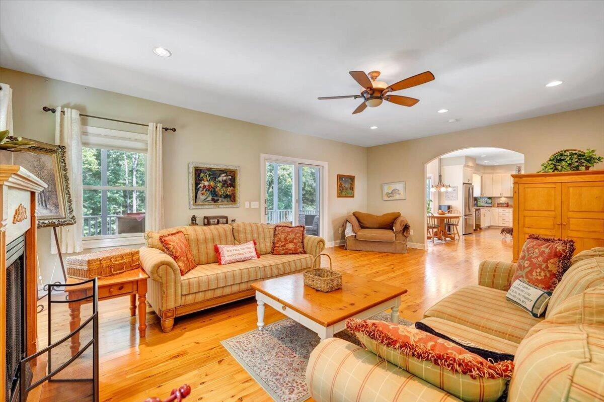 207 Shedd LN - Photo 12