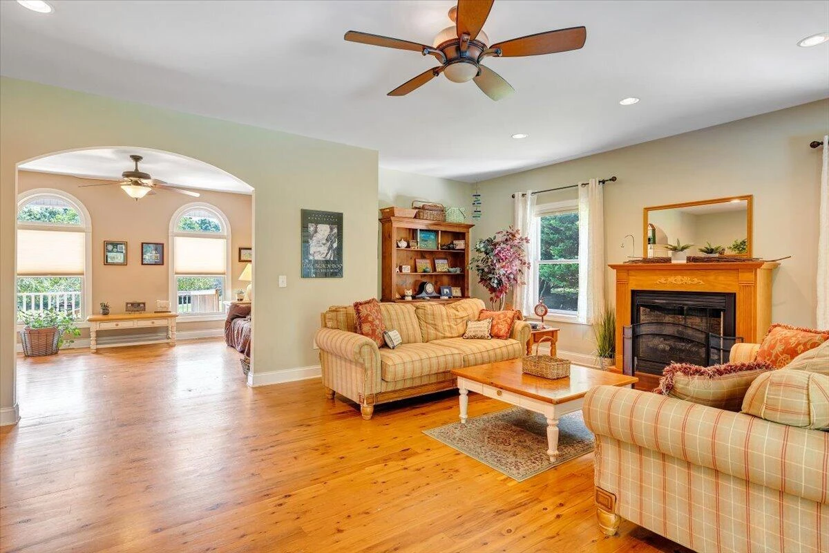 207 Shedd LN - Photo 13