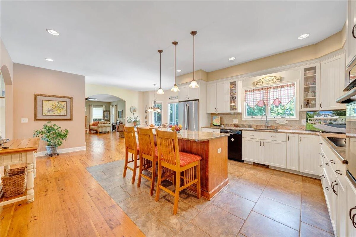 207 Shedd LN - Photo 17