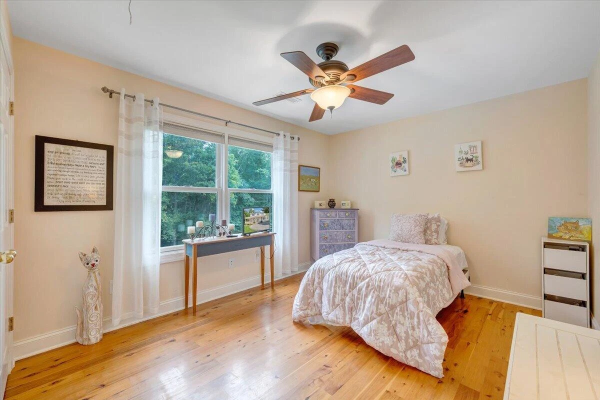 207 Shedd LN - Photo 33