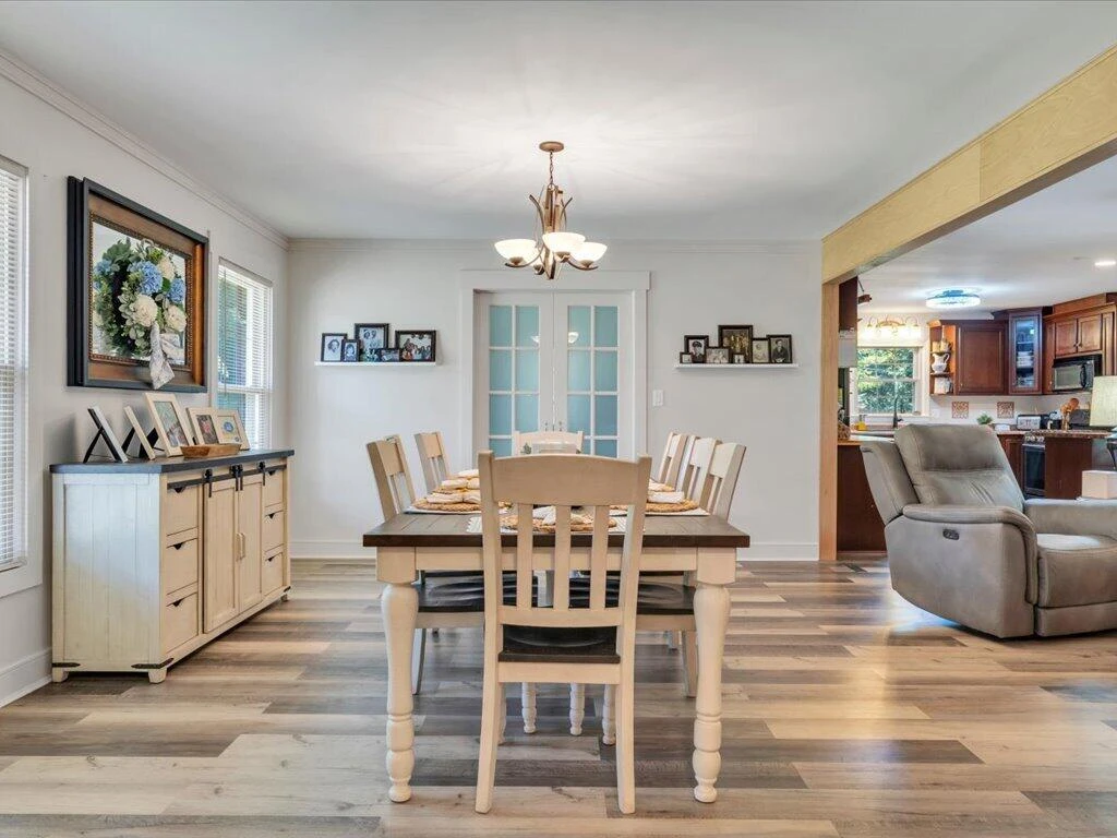 13 Nottingham LN - Photo 4