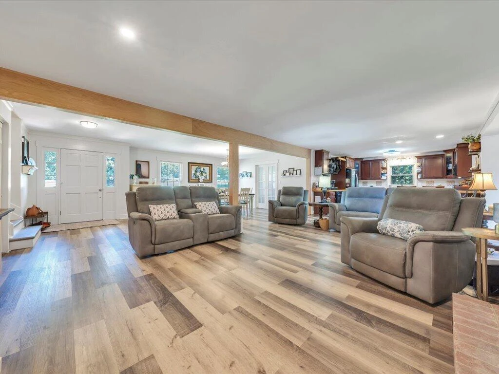 13 Nottingham LN - Photo 10
