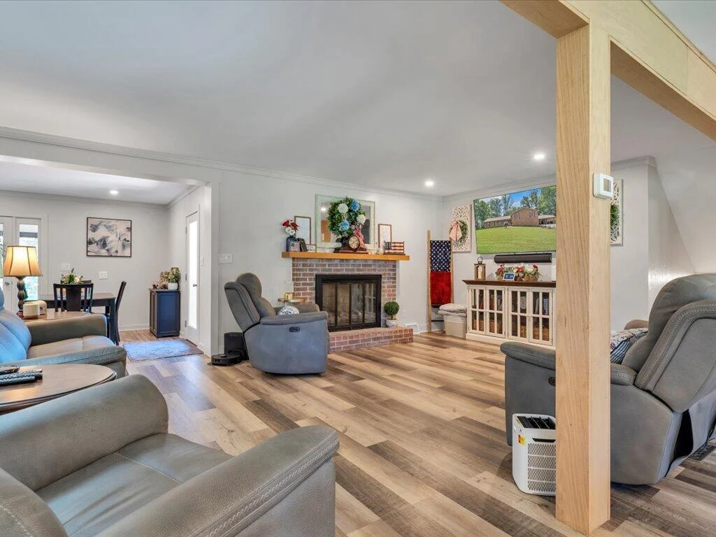 13 Nottingham LN - Photo 12