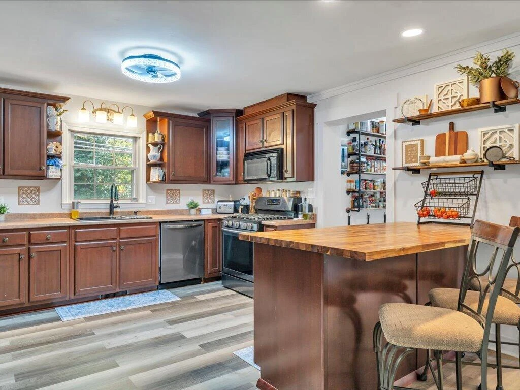 13 Nottingham LN - Photo 18