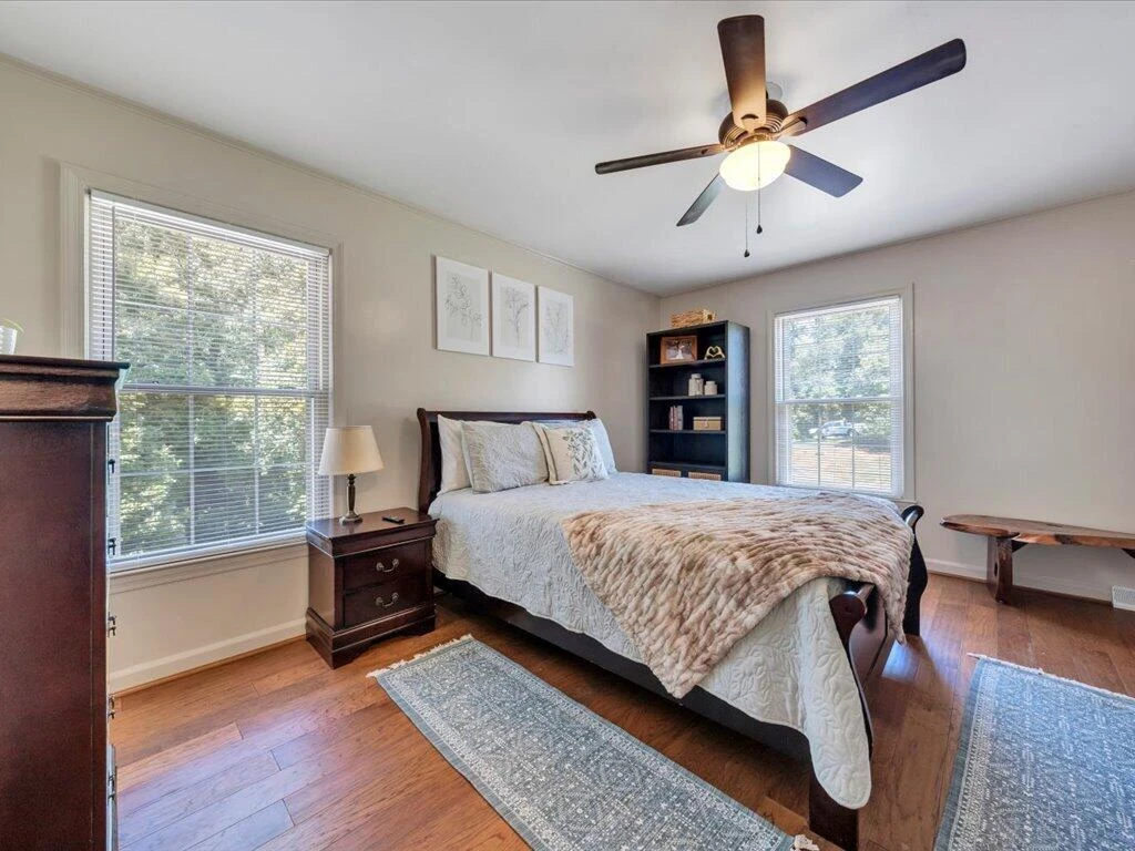 13 Nottingham LN - Photo 33
