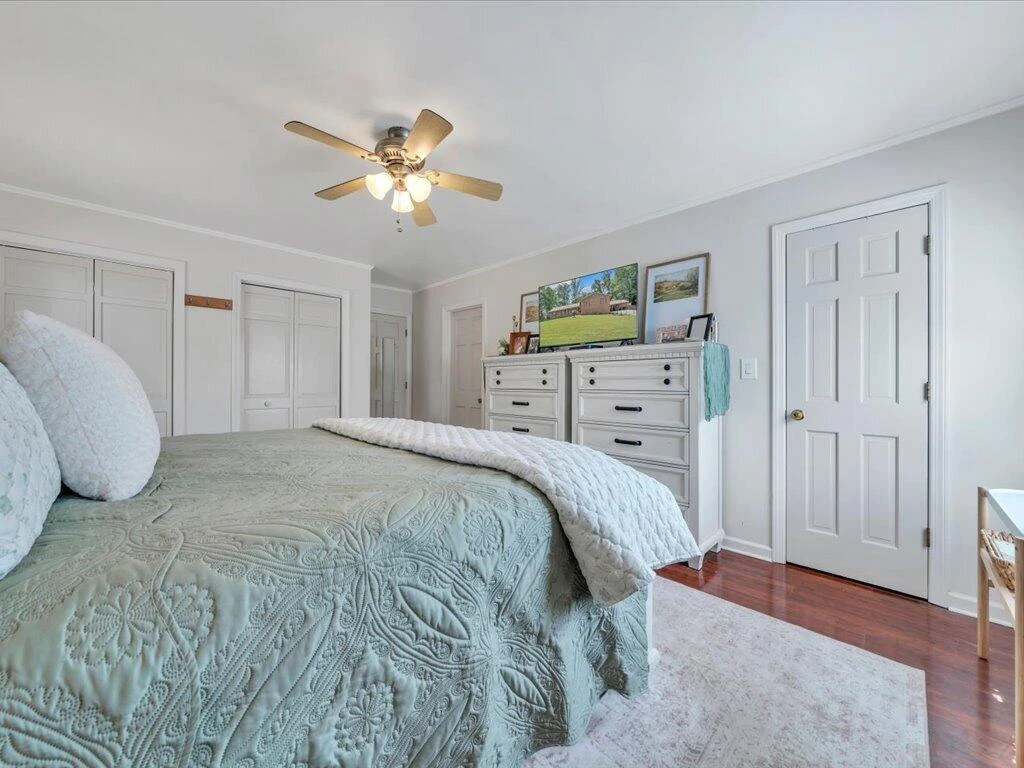 13 Nottingham LN - Photo 36
