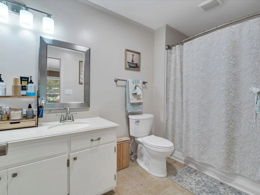 13 Nottingham LN - Photo 37