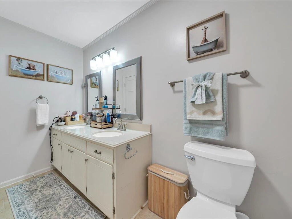 13 Nottingham LN - Photo 38