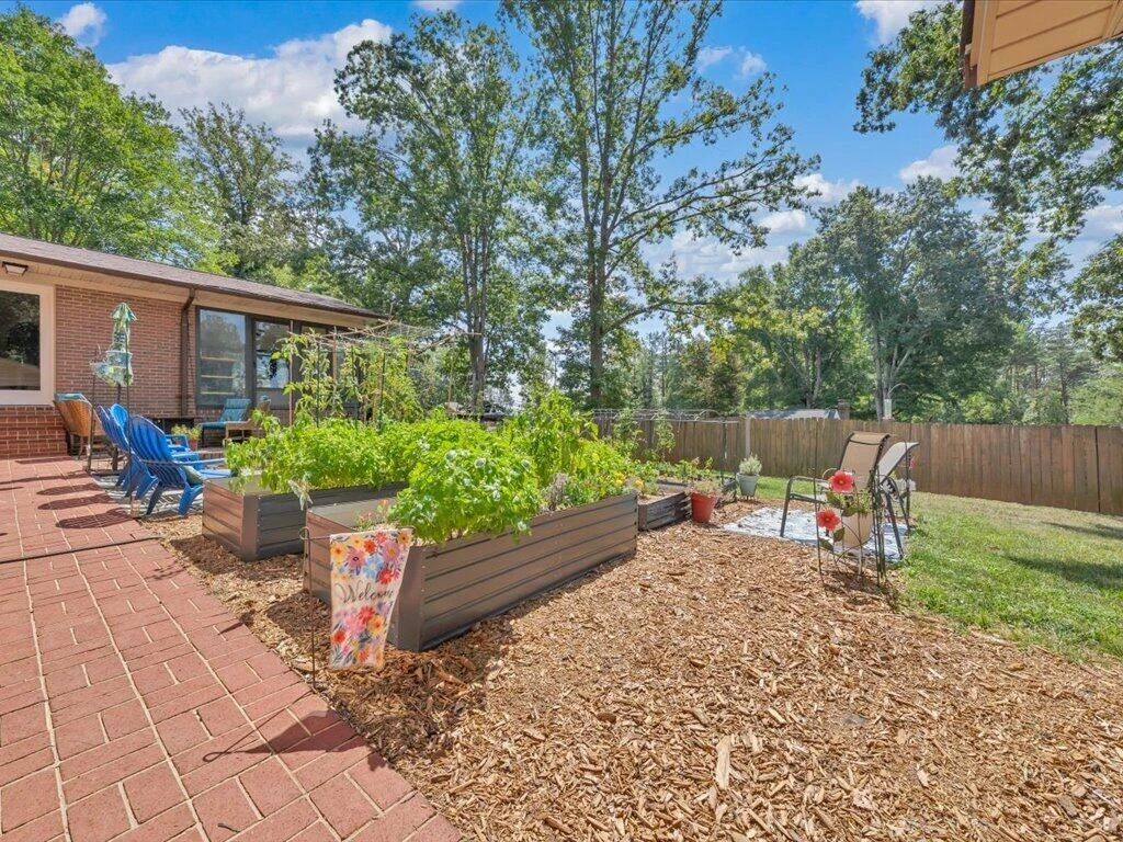 13 Nottingham LN - Photo 59
