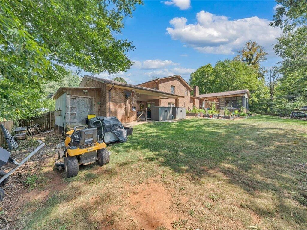 13 Nottingham LN - Photo 60