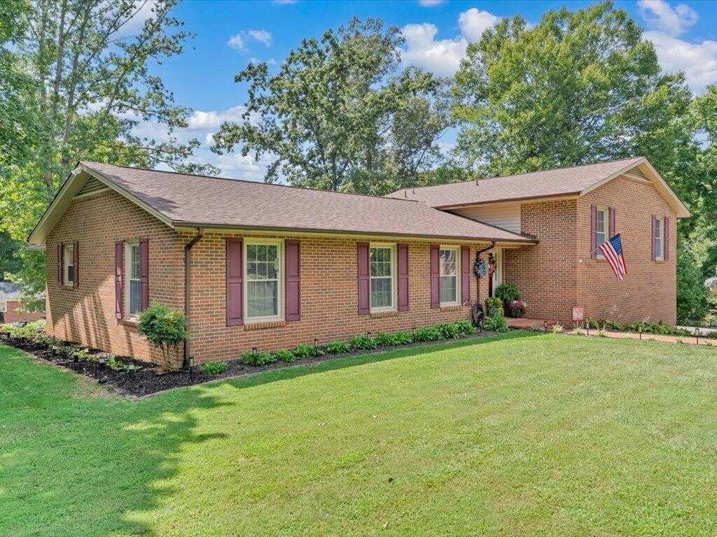 13 Nottingham LN - Photo 64
