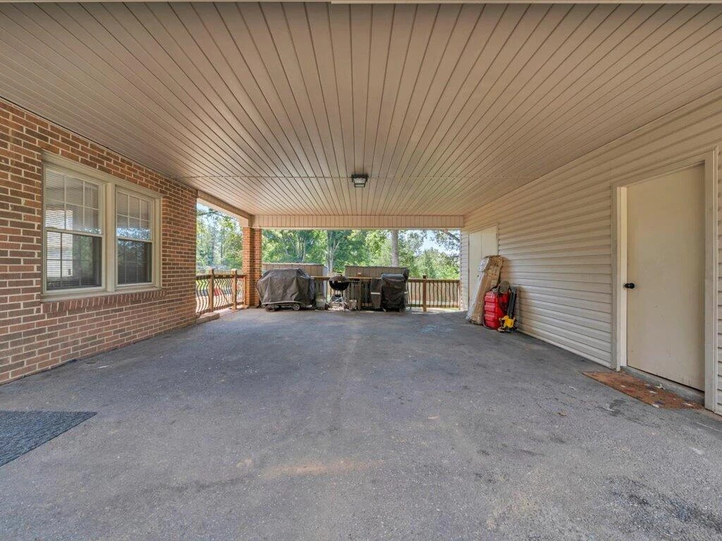 13 Nottingham LN - Photo 66