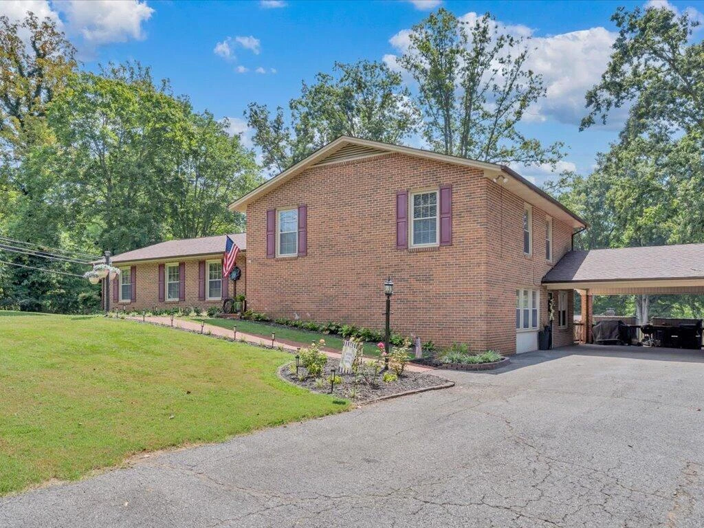 13 Nottingham LN - Photo 67