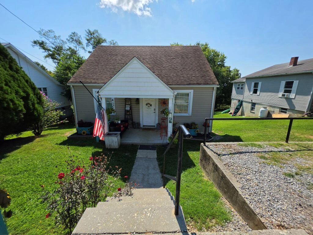 176 Woodlawn DR