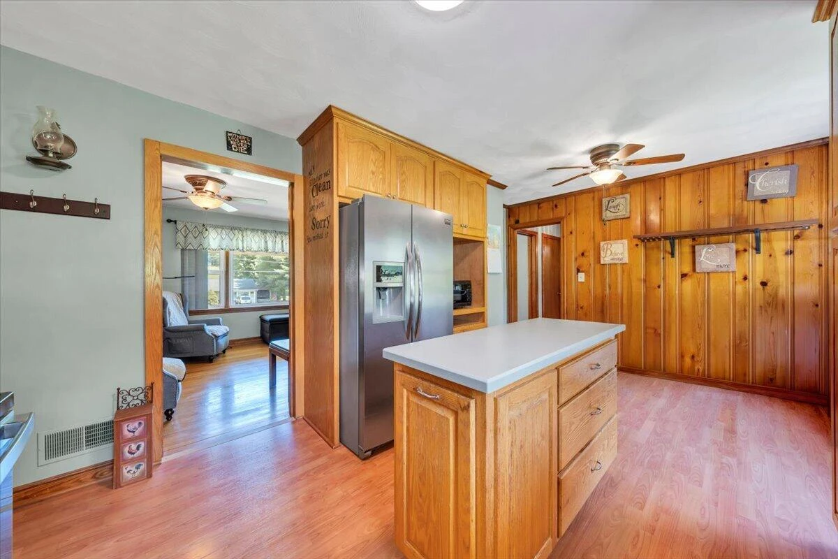 125 Maple AVE - Photo 10