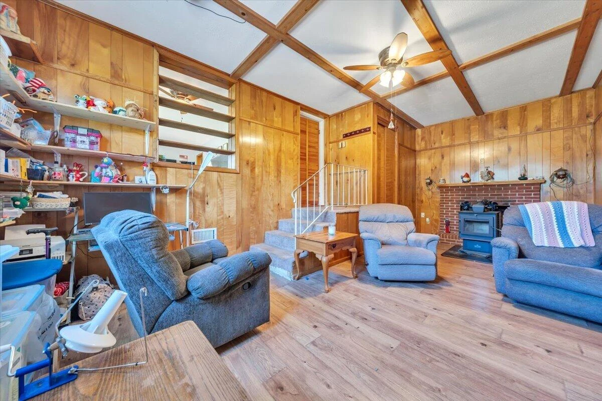 125 Maple AVE - Photo 14