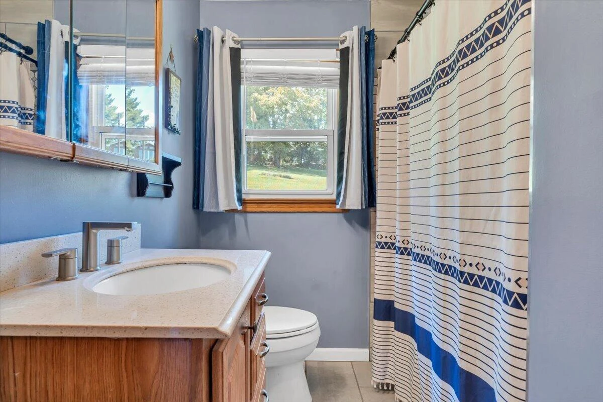 125 Maple AVE - Photo 15