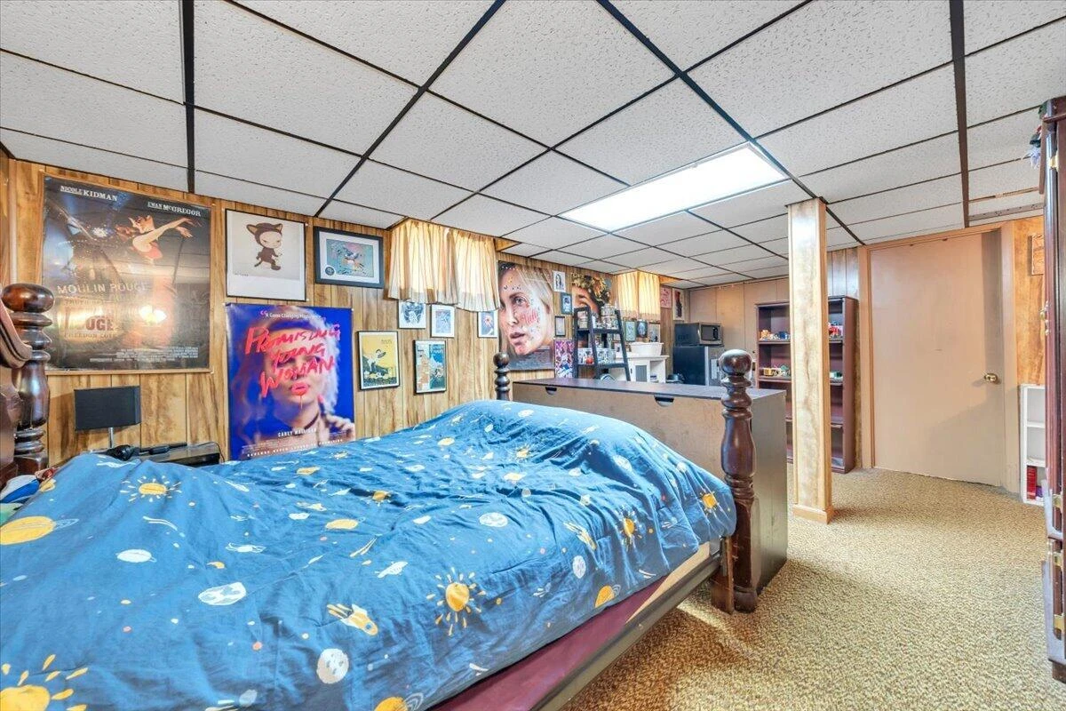 125 Maple AVE - Photo 18