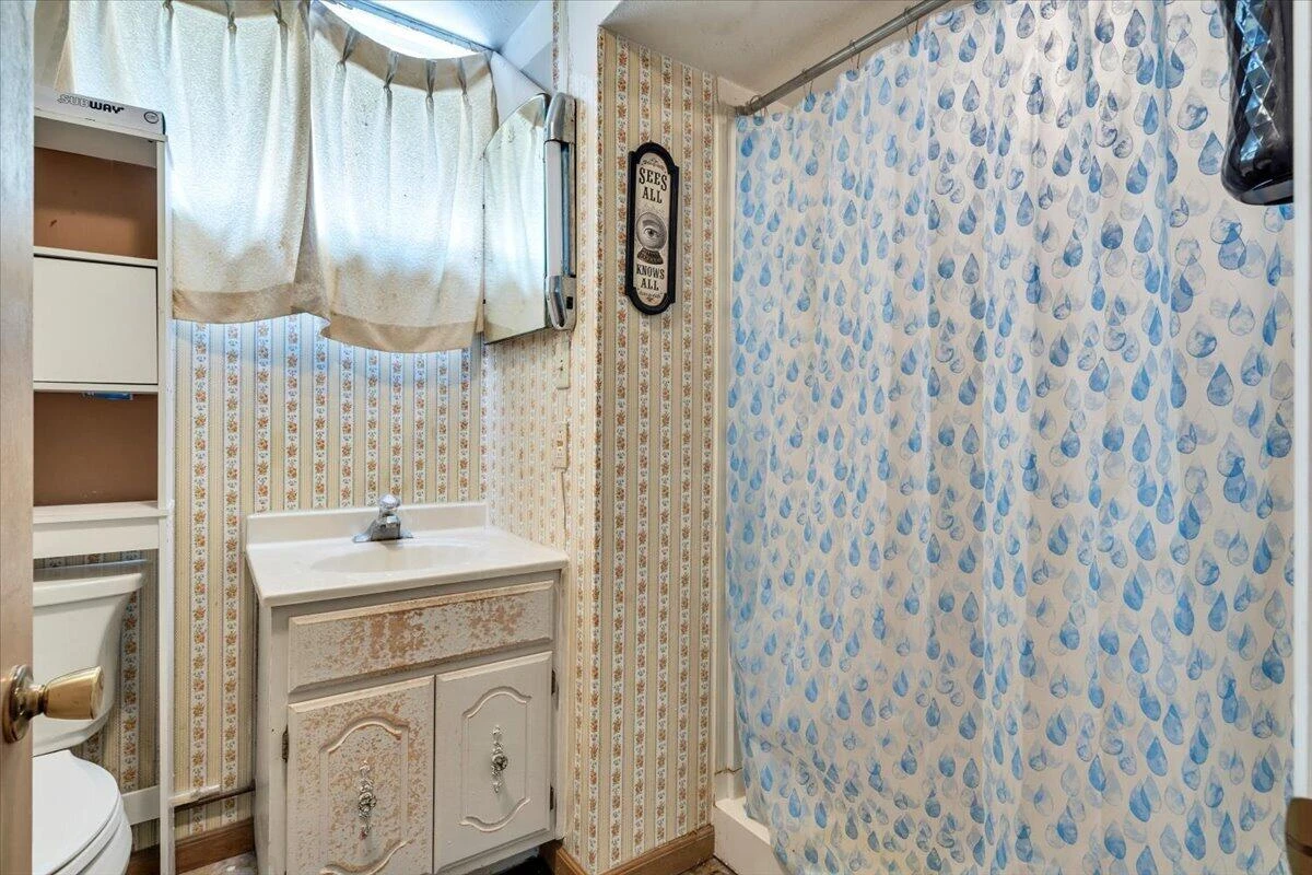 125 Maple AVE - Photo 20