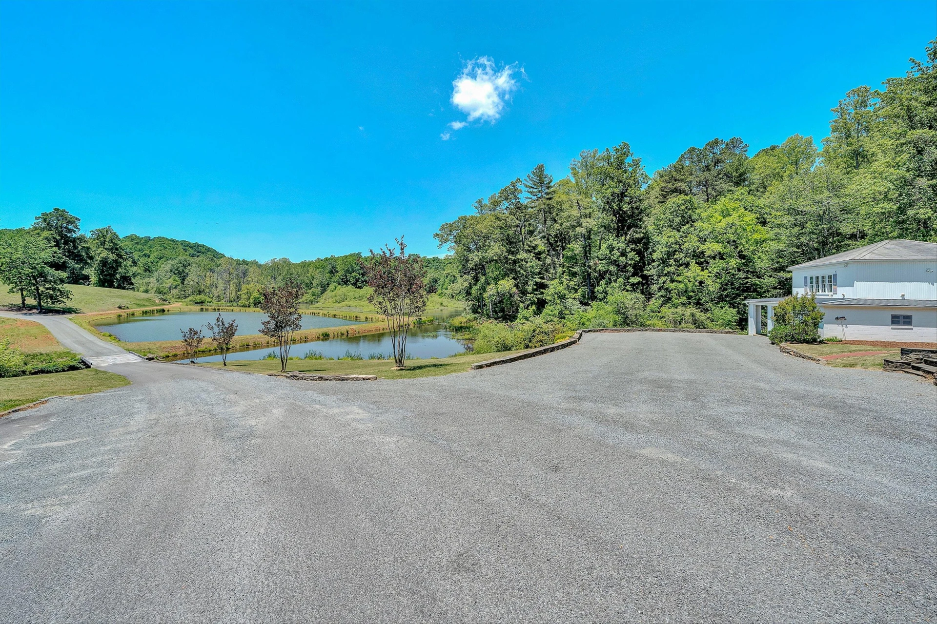 260 Peaceful Valley LN - Photo 3