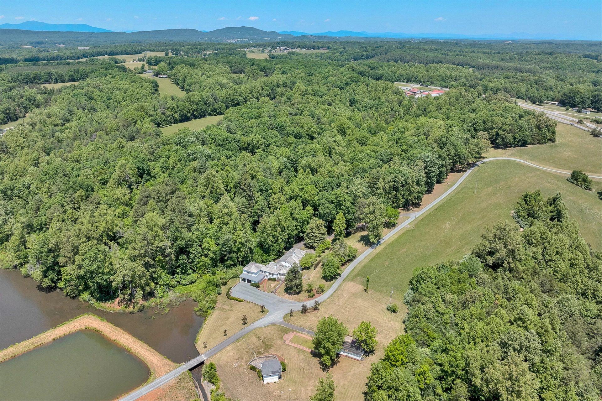260 Peaceful Valley LN - Photo 49