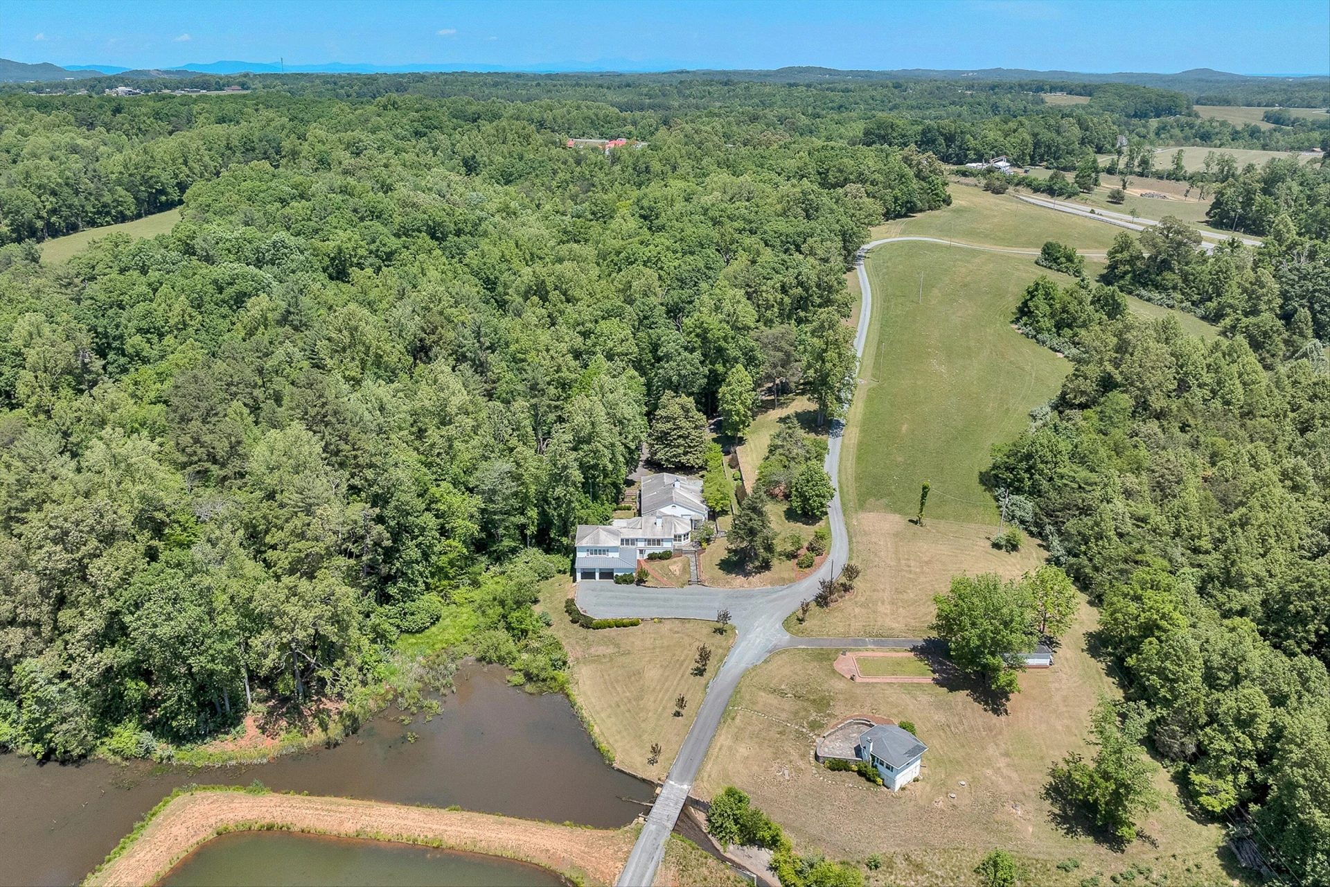 260 Peaceful Valley LN - Photo 52