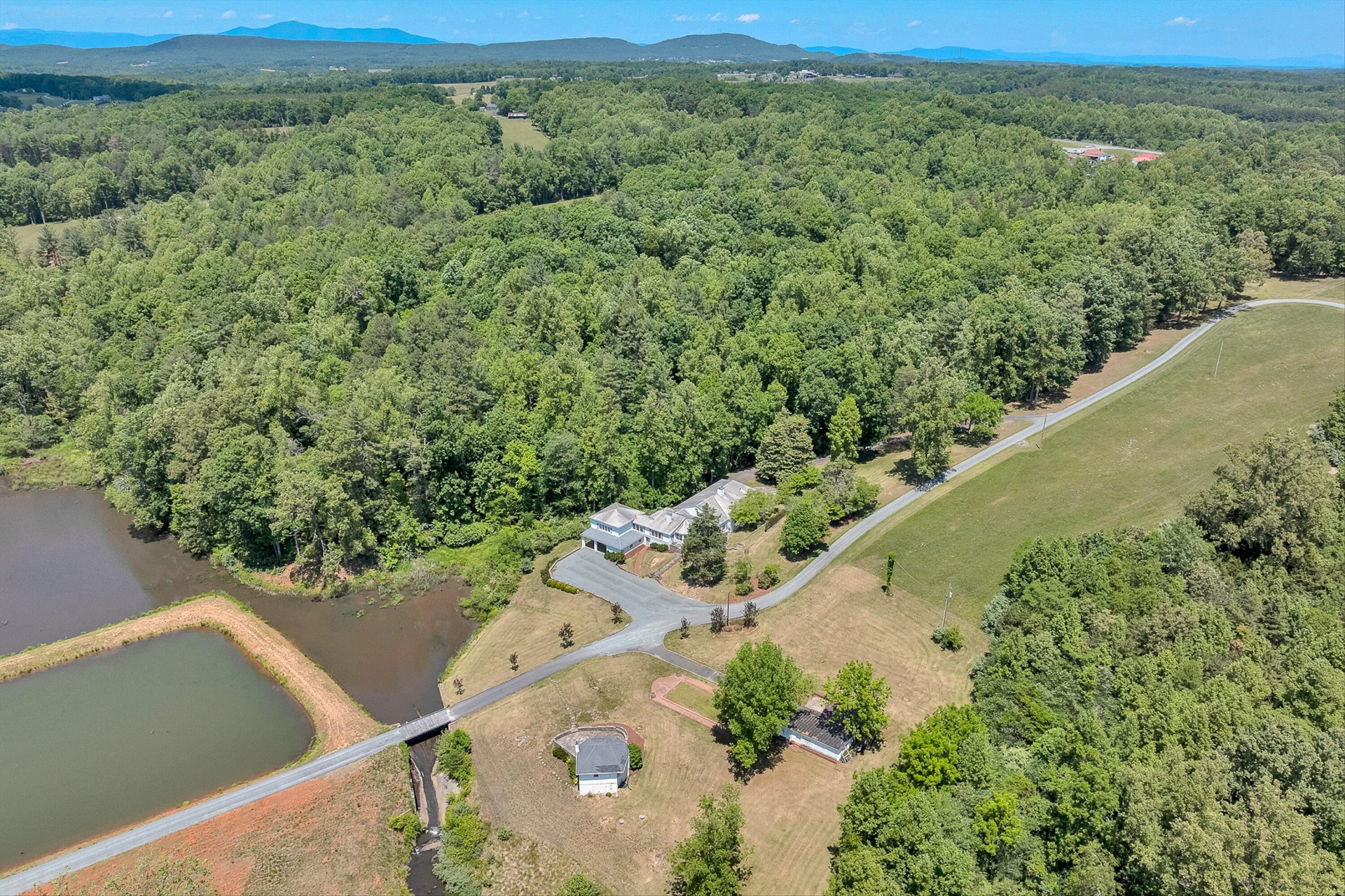 260 Peaceful Valley LN - Photo 58
