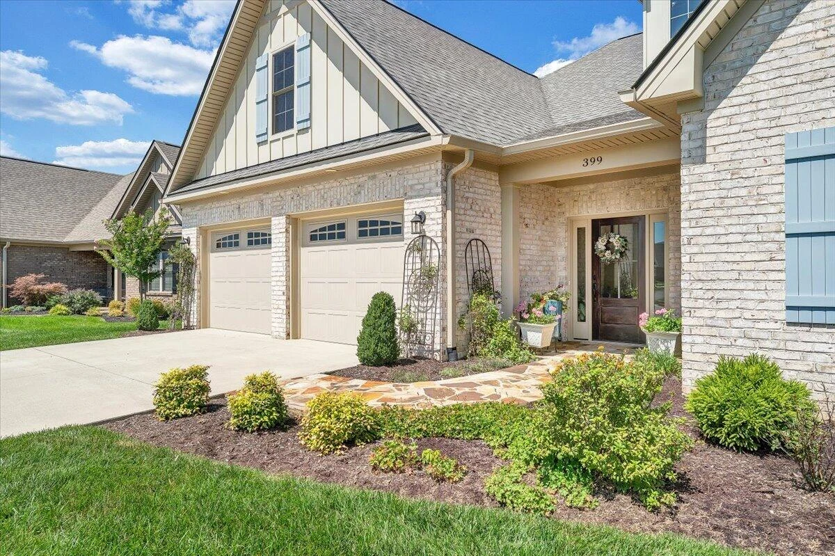 399 Merion CIR - Photo 6