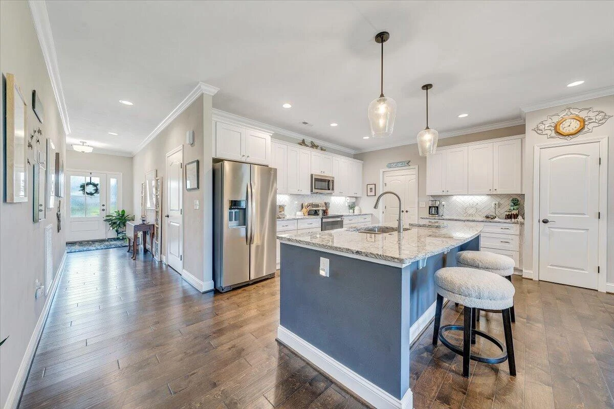 399 Merion CIR - Photo 12