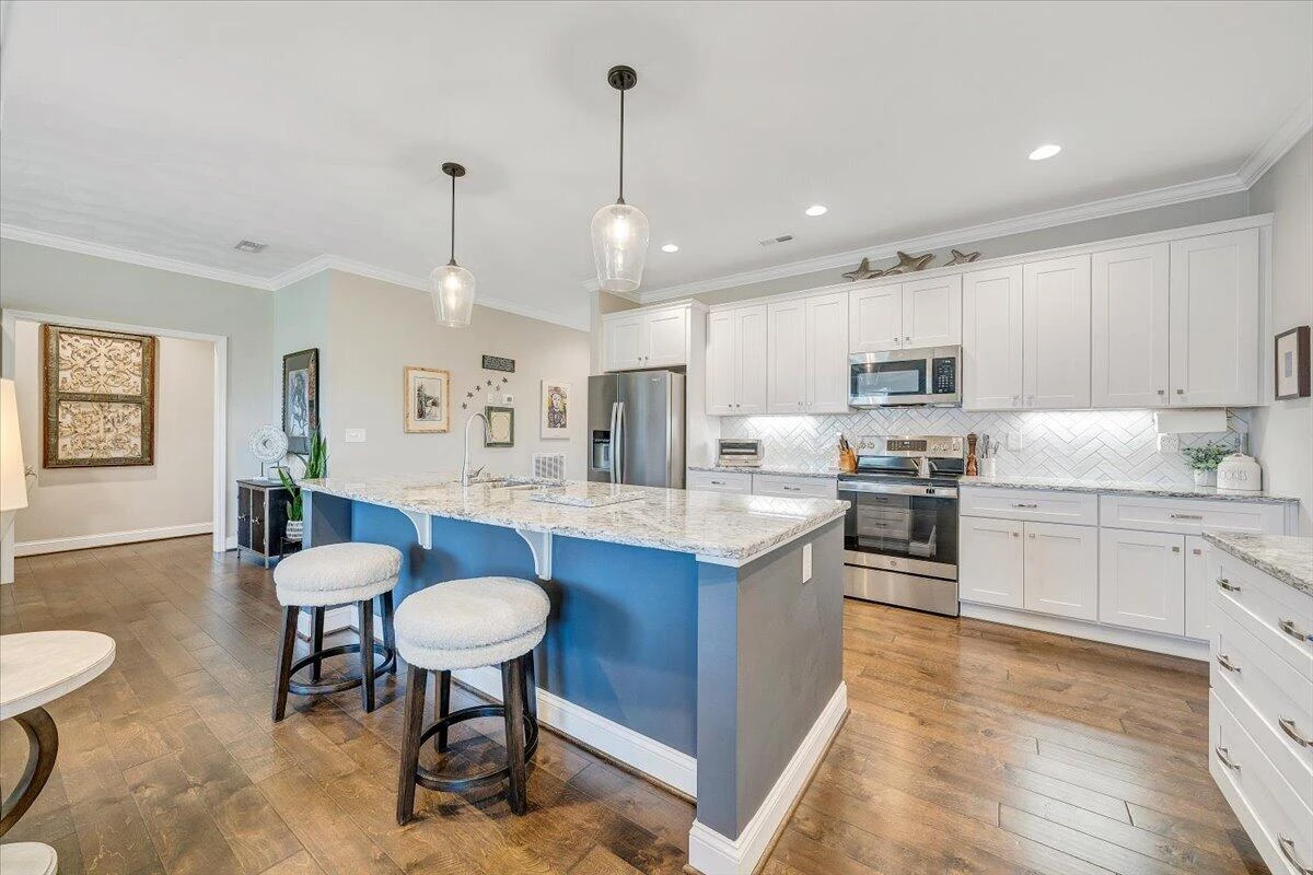 399 Merion CIR - Photo 14