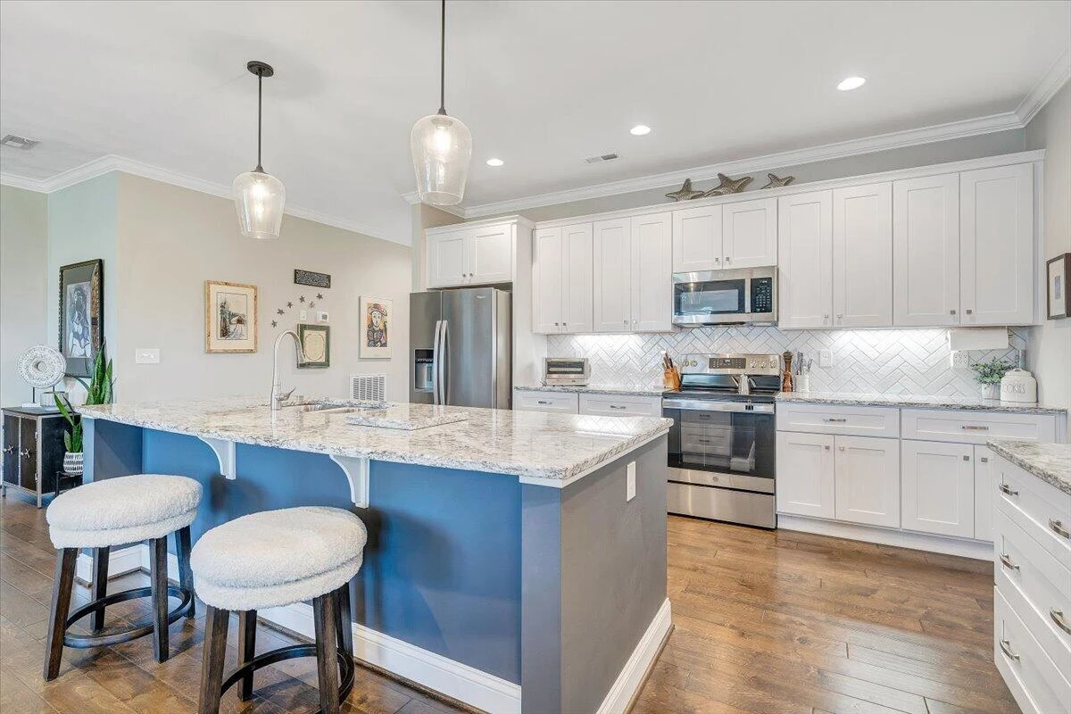 399 Merion CIR - Photo 15