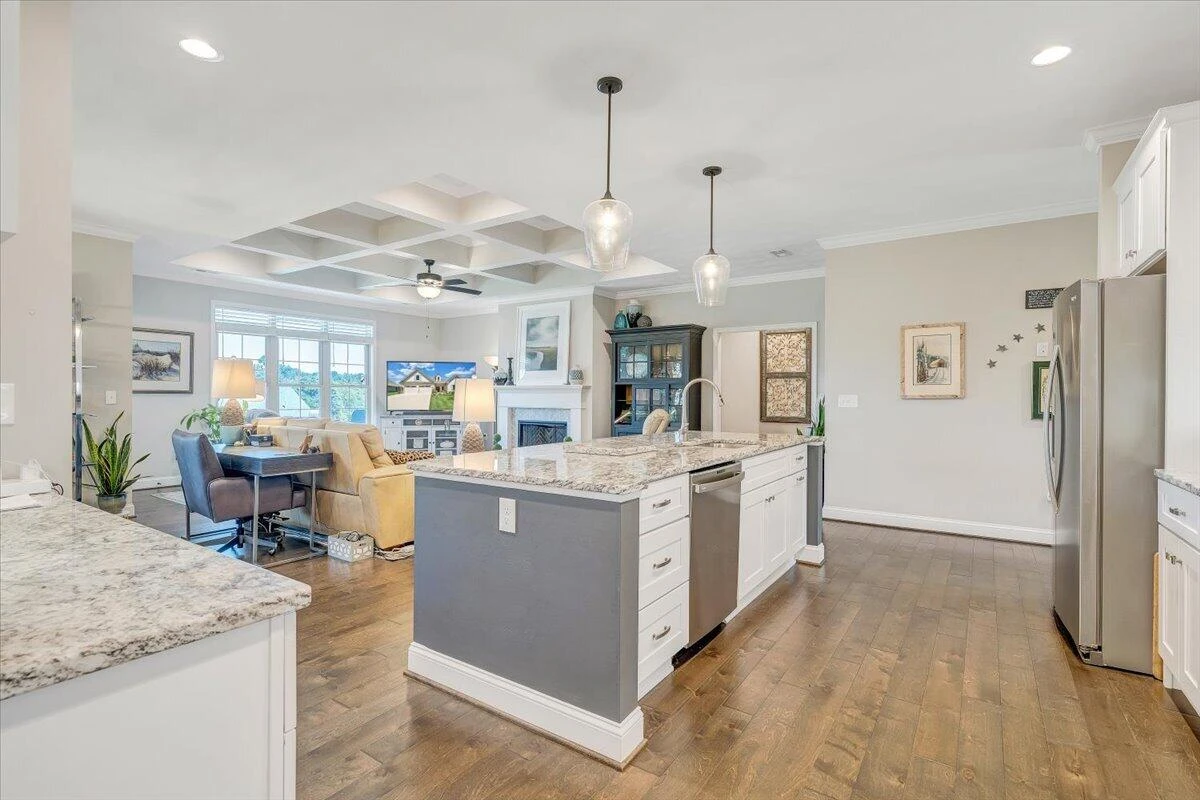 399 Merion CIR - Photo 17