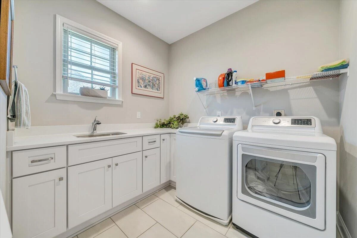 399 Merion CIR - Photo 36