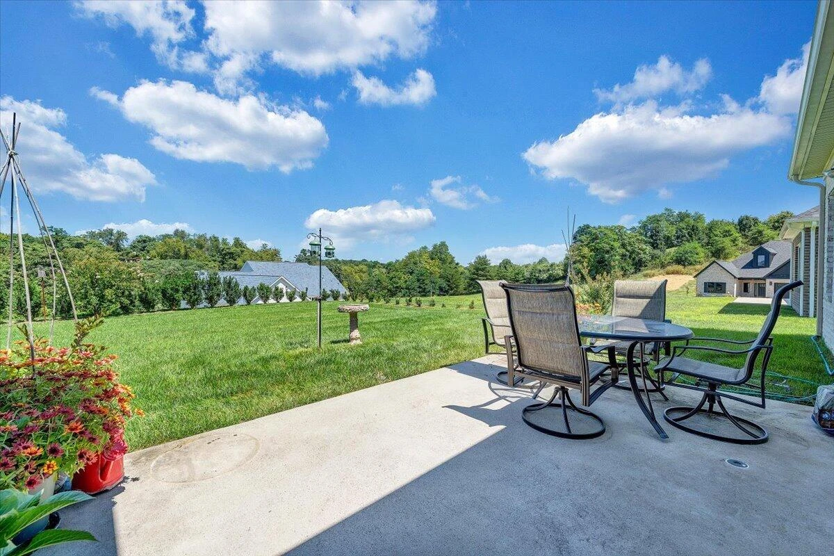399 Merion CIR - Photo 40