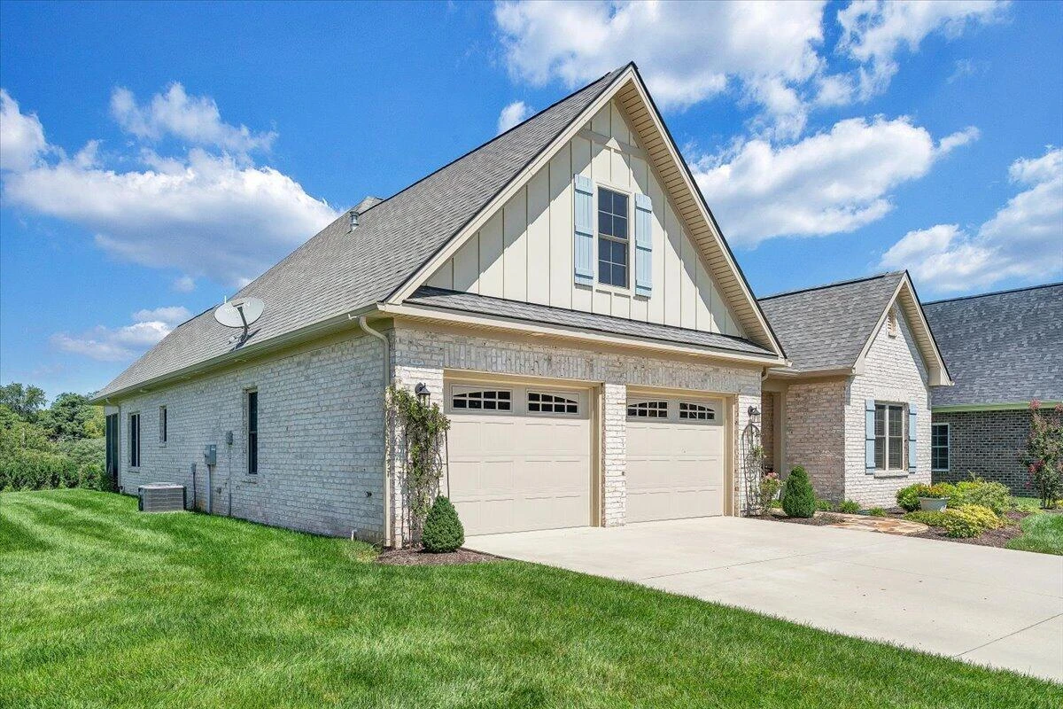 399 Merion CIR - Photo 49
