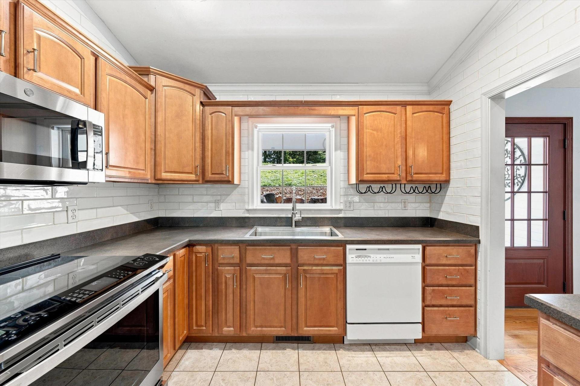 860 Long Island DR - Photo 18