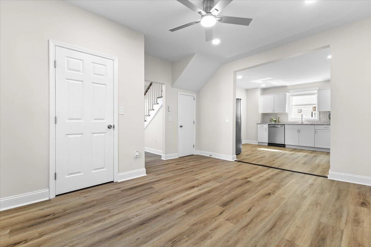 1528 Melrose AVE NW - Photo 7