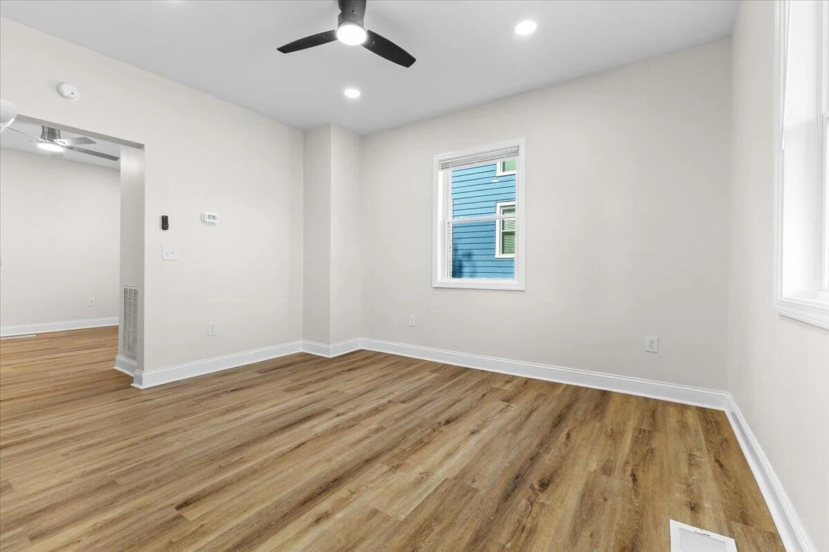 1528 Melrose AVE NW - Photo 14