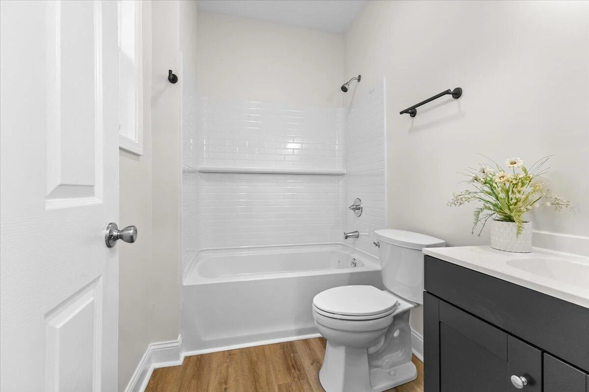 1528 Melrose AVE NW - Photo 20