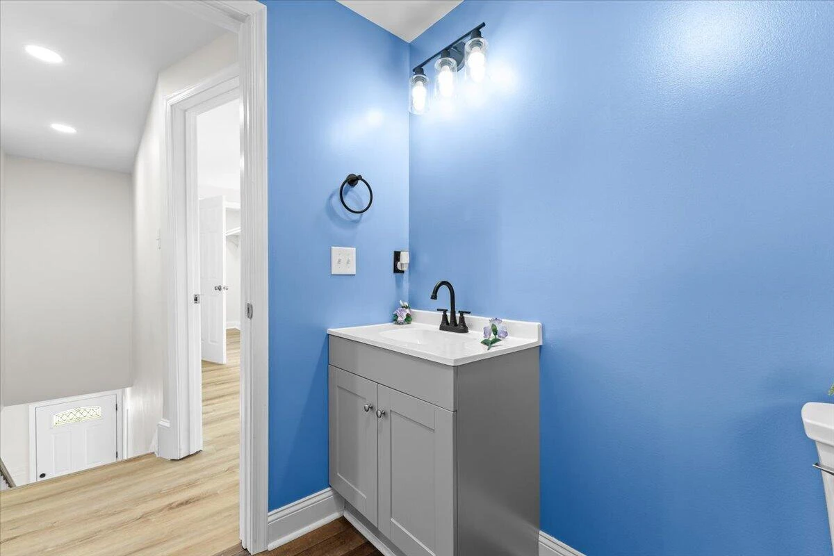 1528 Melrose AVE NW - Photo 23