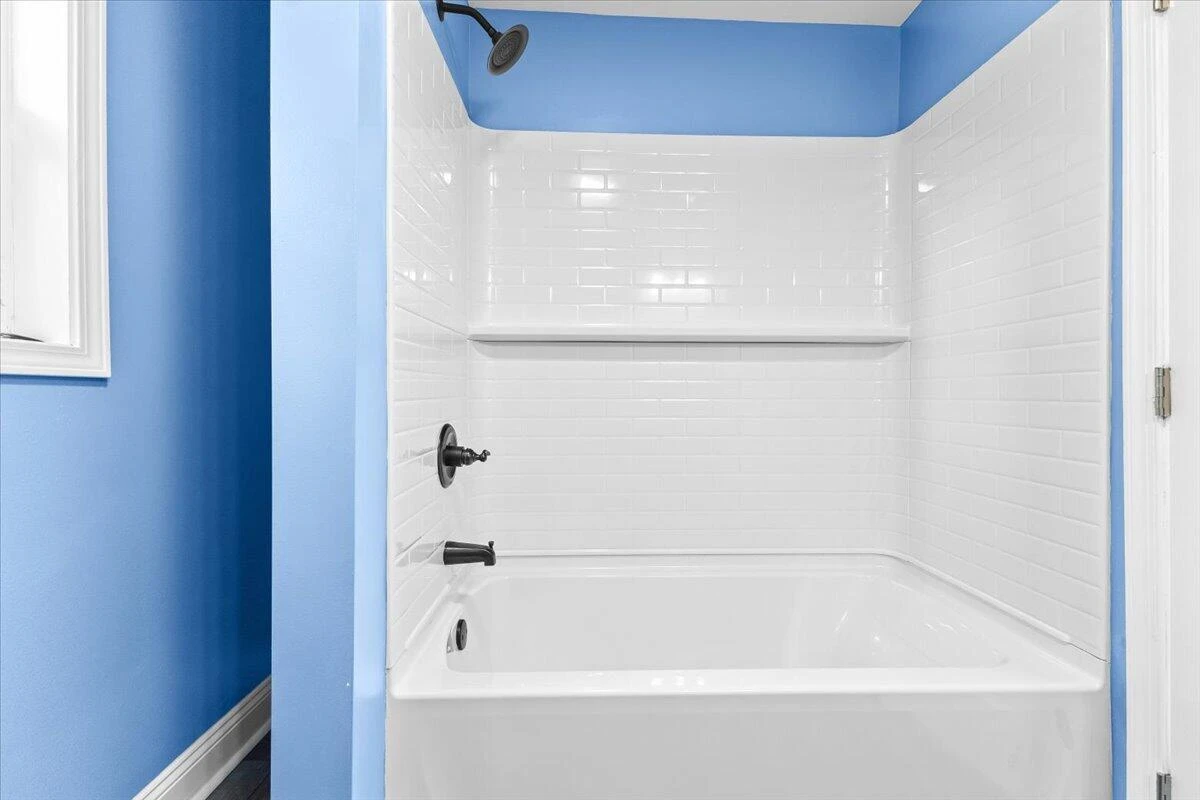 1528 Melrose AVE NW - Photo 24