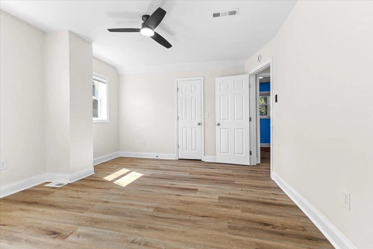 1528 Melrose AVE NW - Photo 27