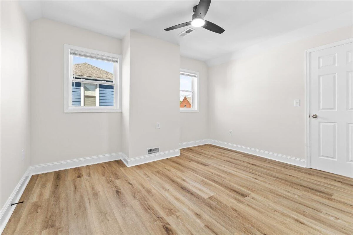1528 Melrose AVE NW - Photo 28