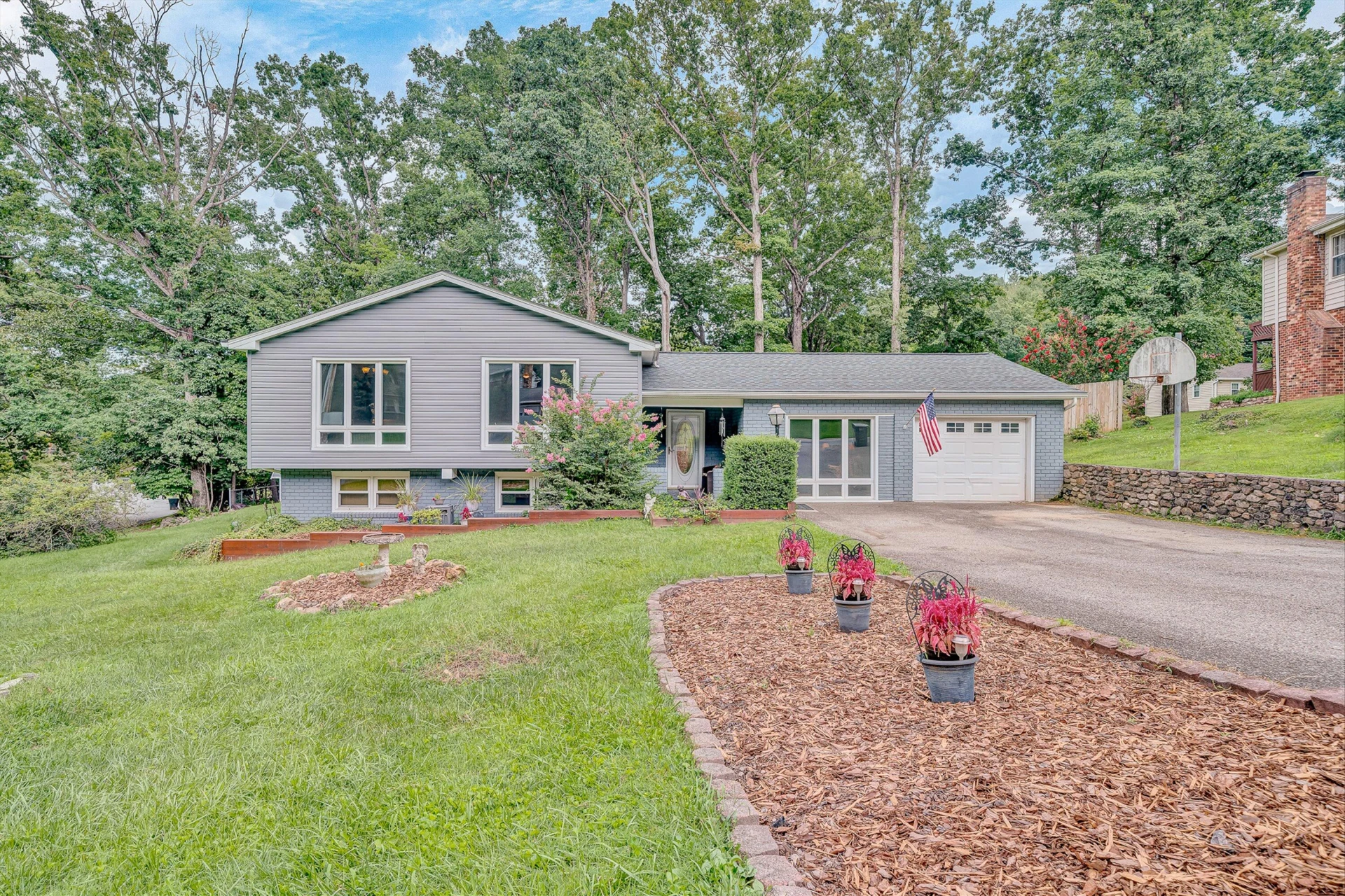 4024 Chaparral DR