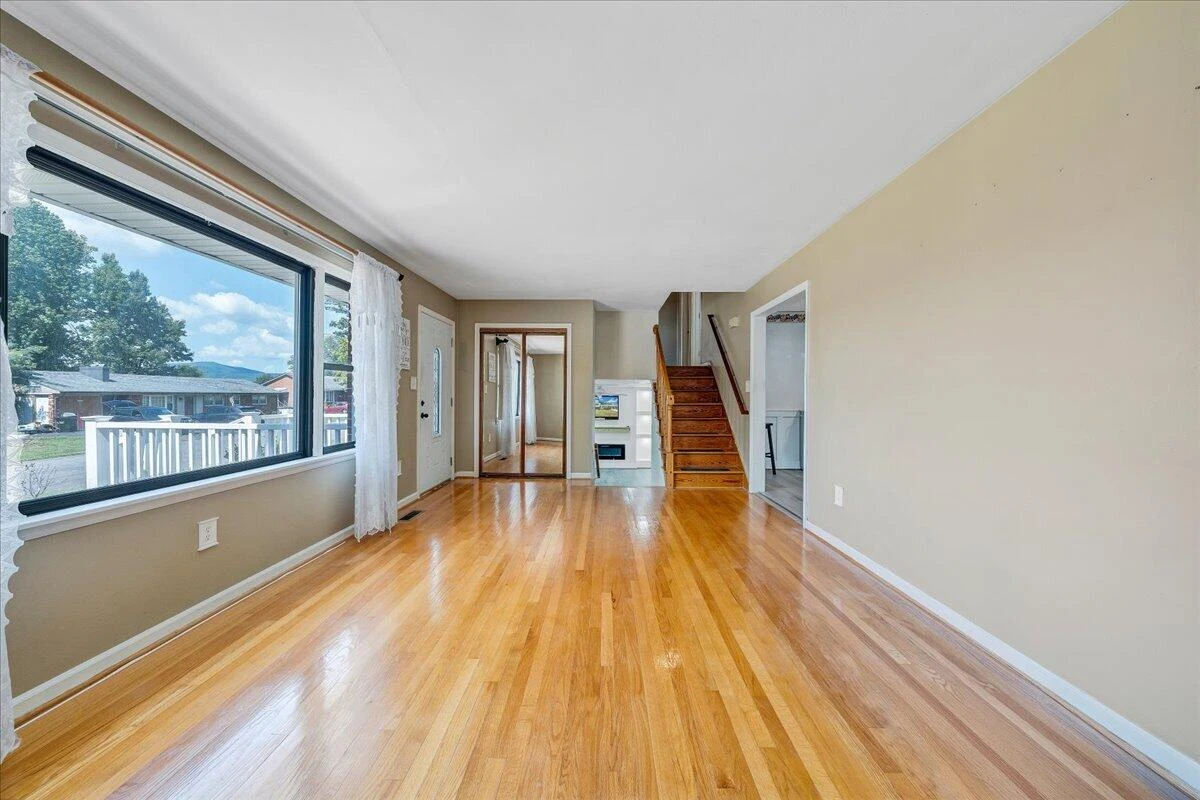 5605 Oakland BLVD - Photo 4