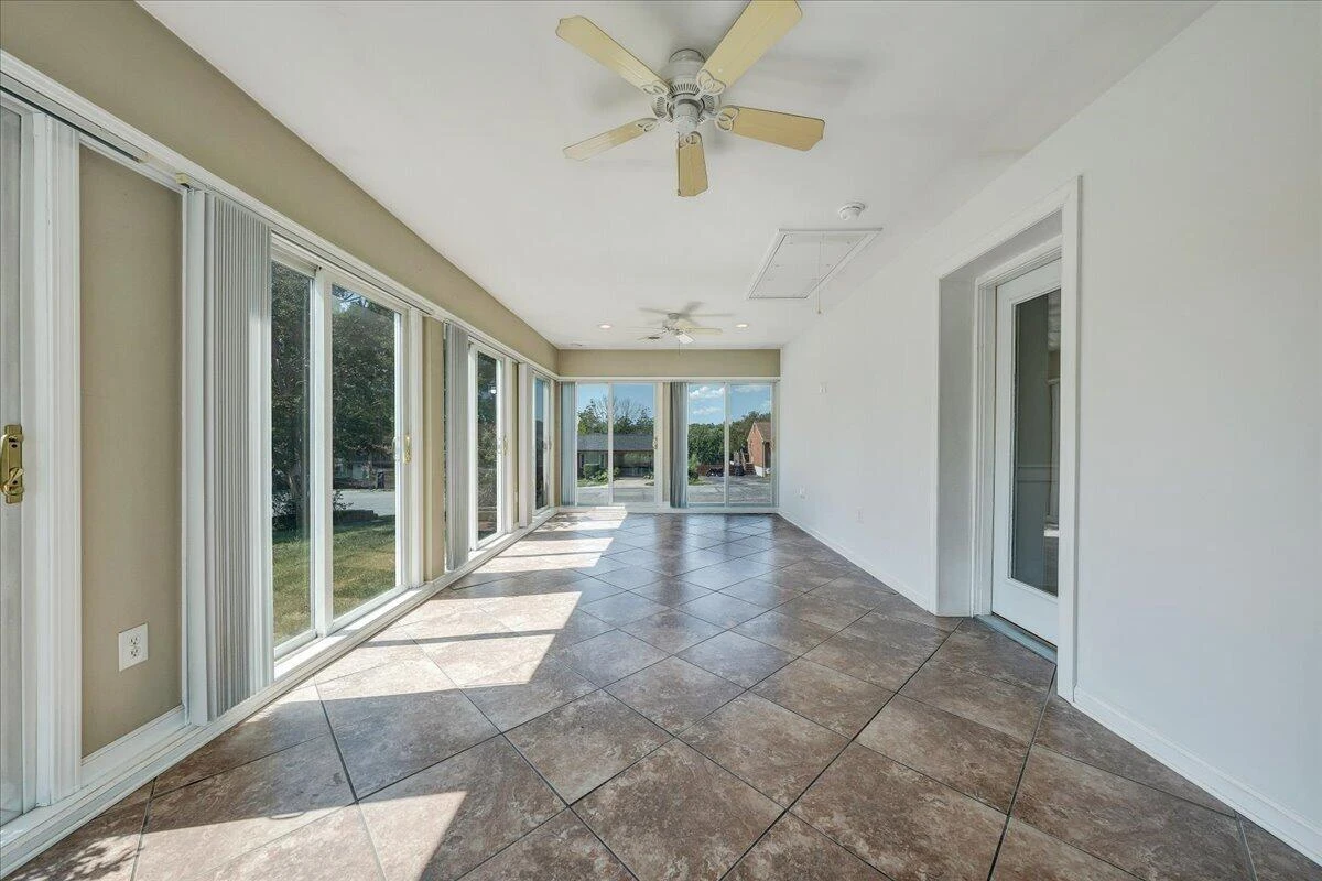 5605 Oakland BLVD - Photo 8