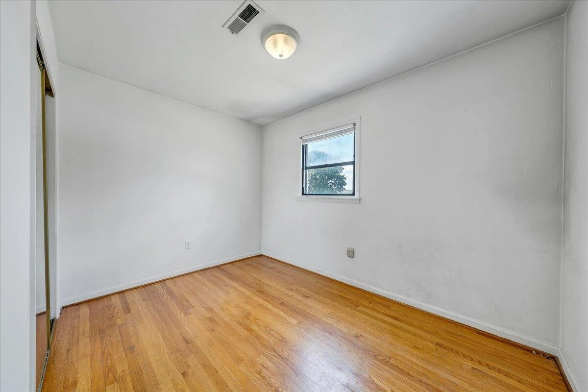 5605 Oakland BLVD - Photo 15