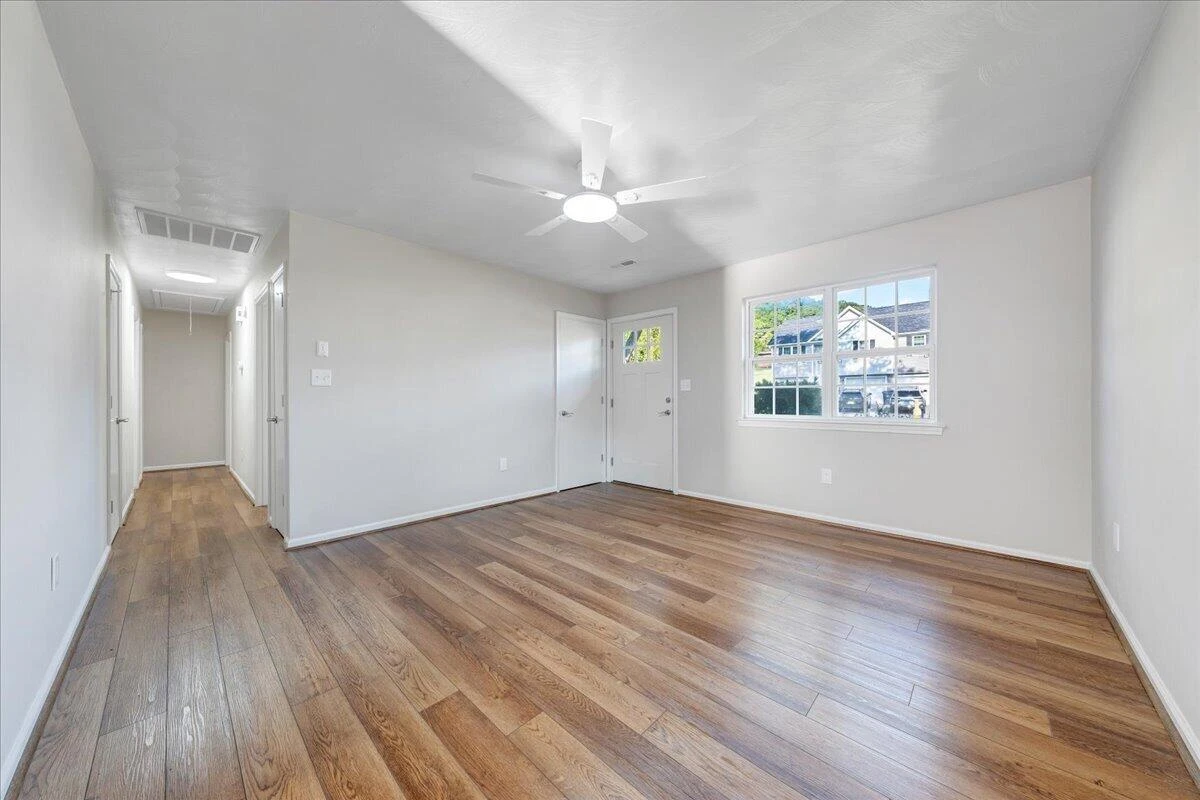 4626 Horseman DR NE - Photo 4